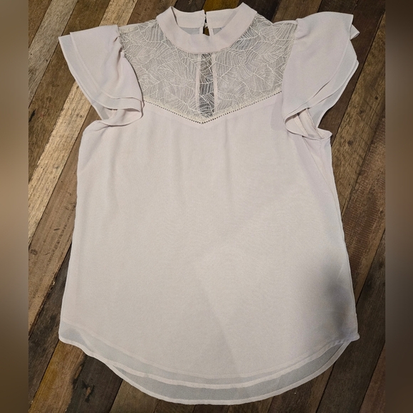 H&M | Gorgeous Flowy Blouse with a Lace Yoke, Size 6 - Picture 2 of 8